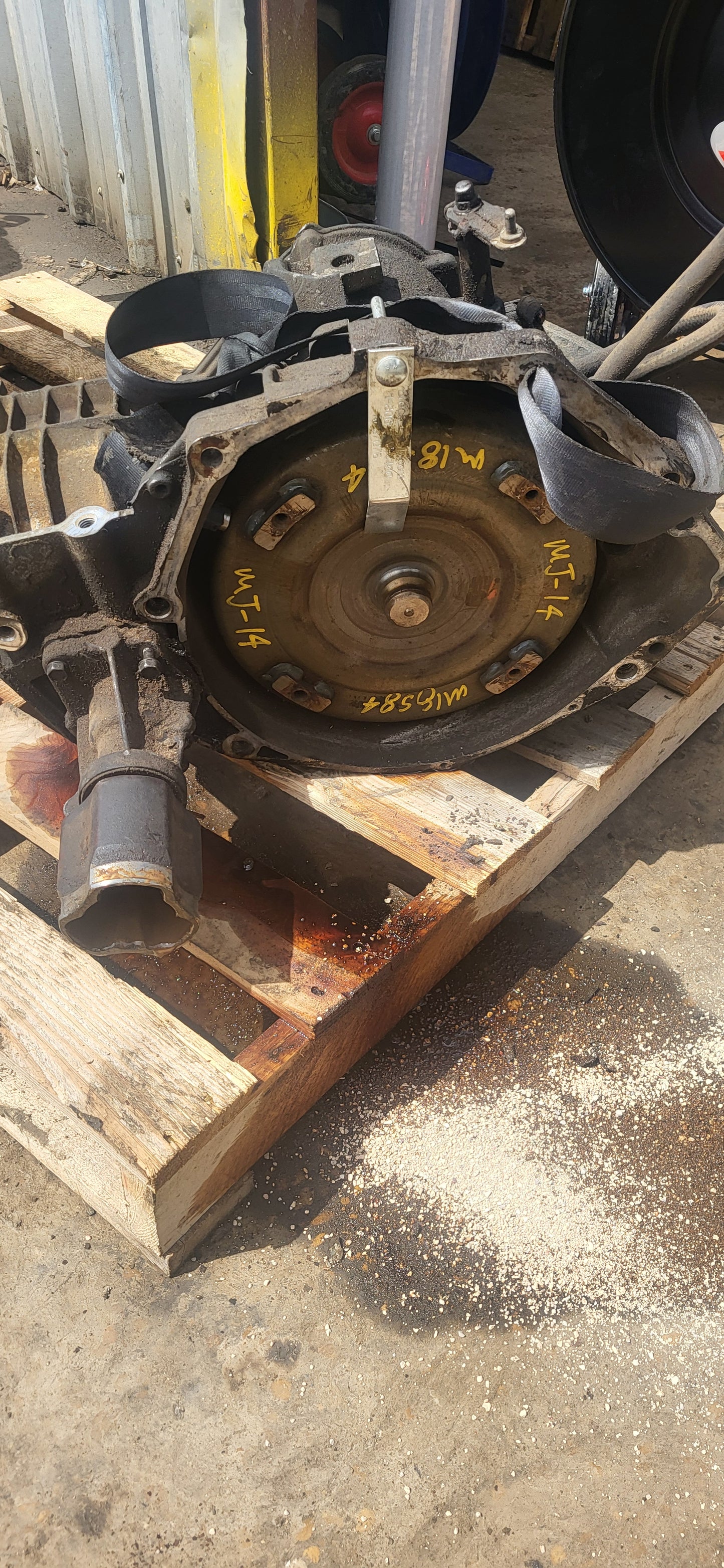 1998 DODGE CARAVAN  -  AUTOMATIC TRANSMISSION - #M18584