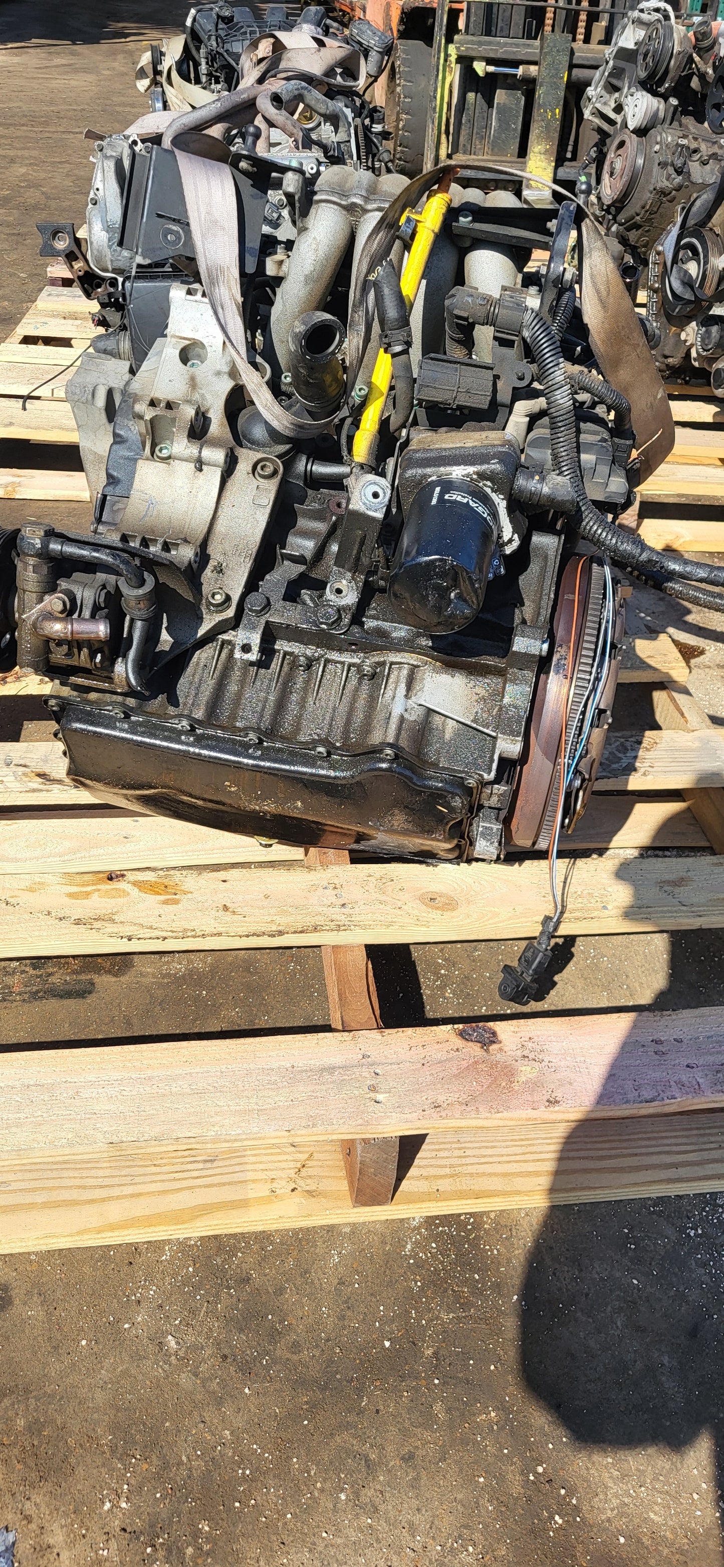 2001-2011 VOLKSWAGEN BEETLE  -  2.0 L ENGINE - #M18753