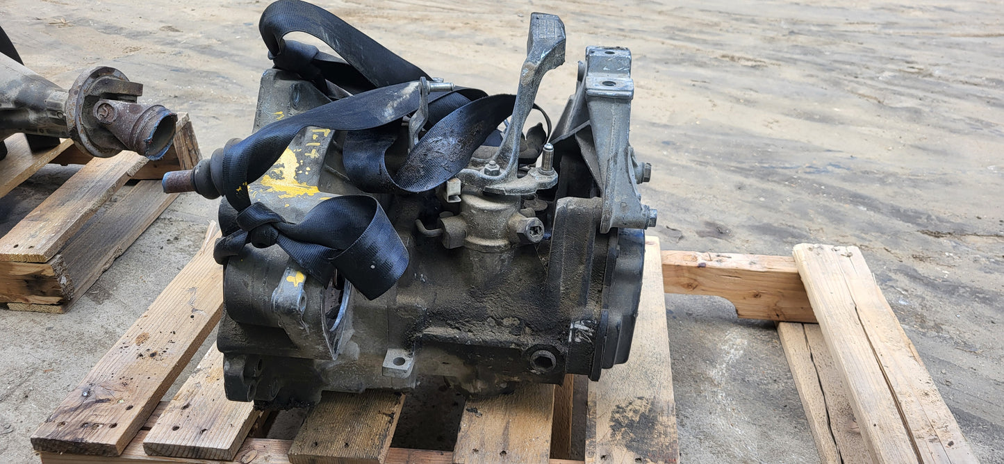 2000-2005 VOLKSWAGEN JETTA  -  MANUAL TRANSMISSION - #M18784
