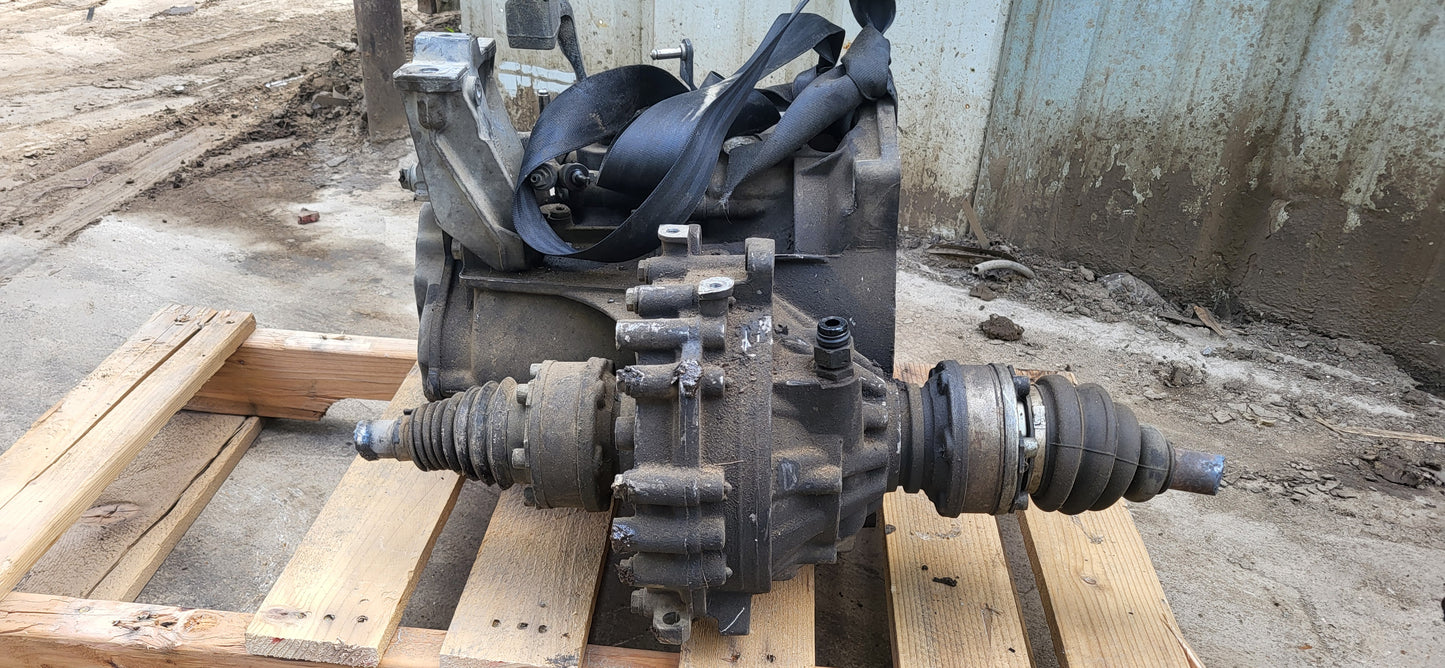 2000-2005 VOLKSWAGEN JETTA  -  MANUAL TRANSMISSION - #M18784