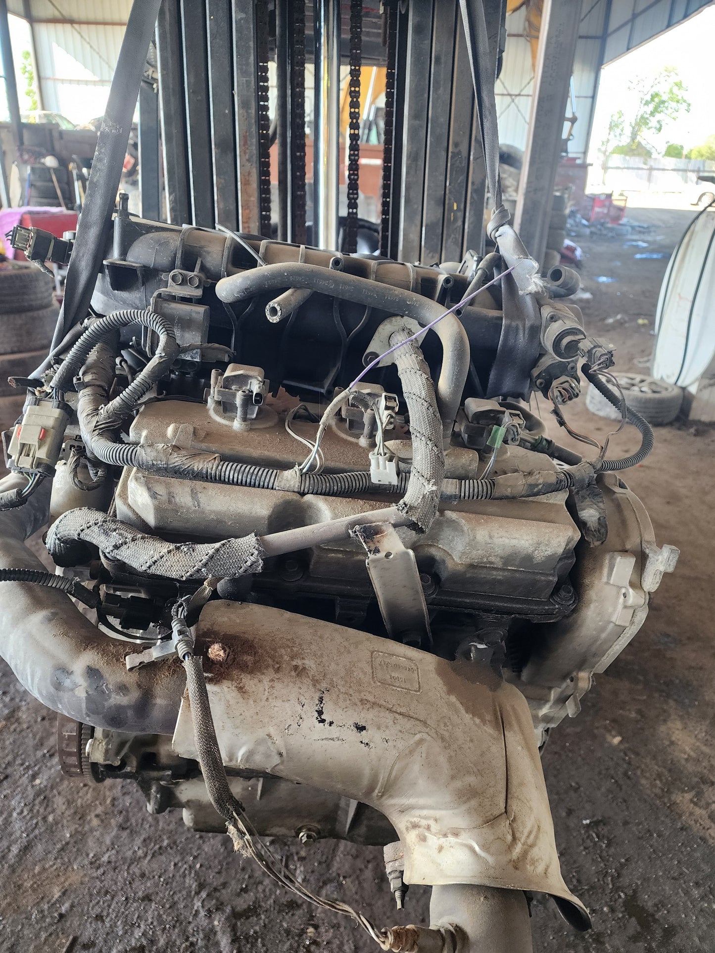2004 CHRYSLER PACIFICA  -  3.5 L ENGINE - #M18672