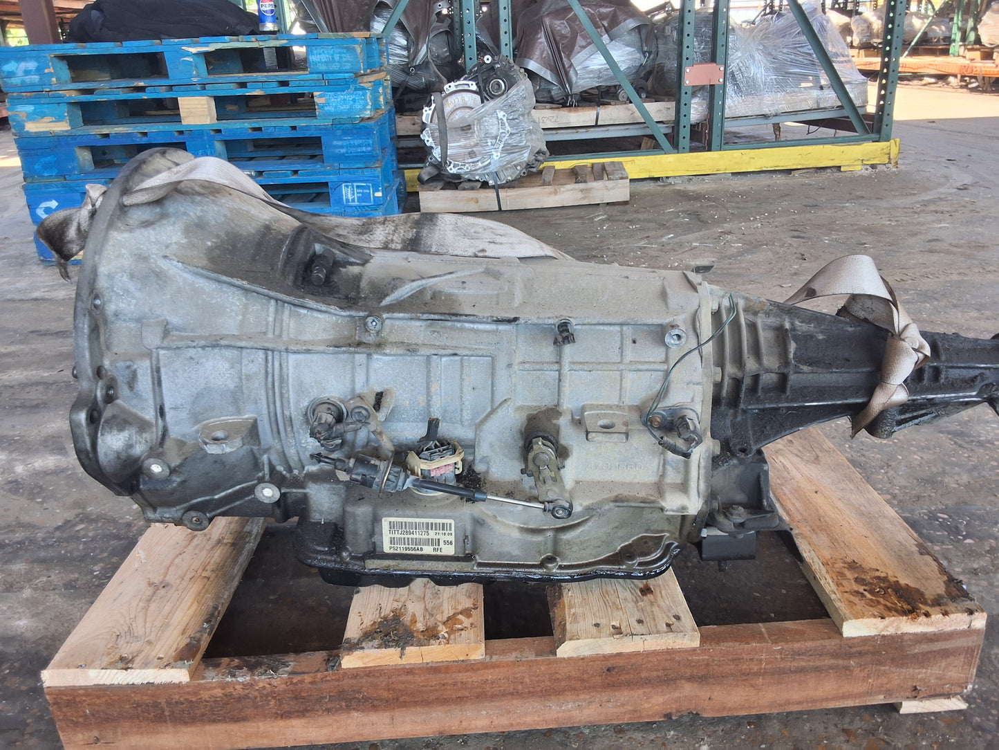2004-2005 DODGE DURANGO  -  5.7 L ENGINE - #M18901