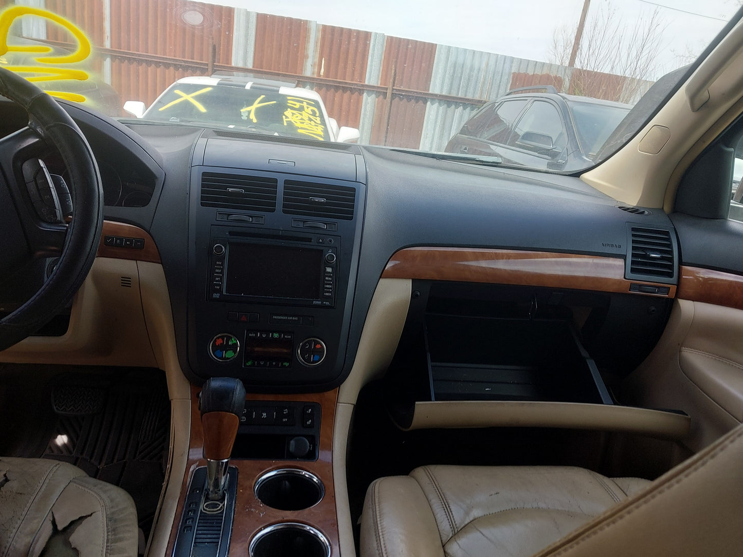 2009 Saturn Outlook - Stock #: M18707 - MP-17