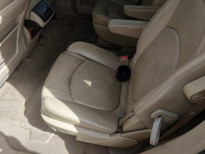 2009 Saturn Outlook - Stock #: M18707 - MP-17