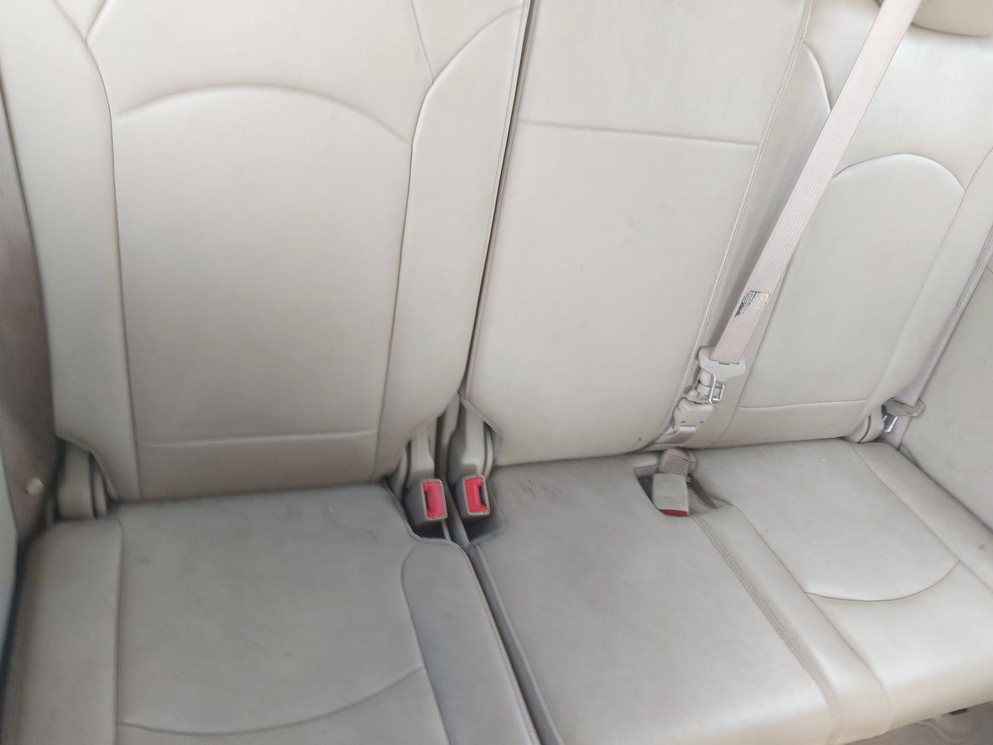2009 Saturn Outlook - Stock #: M18707 - MP-17