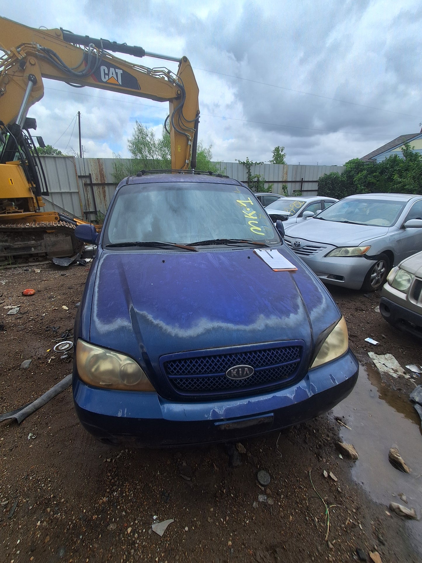 2005 KIA SEDONA - STOCK #M19391