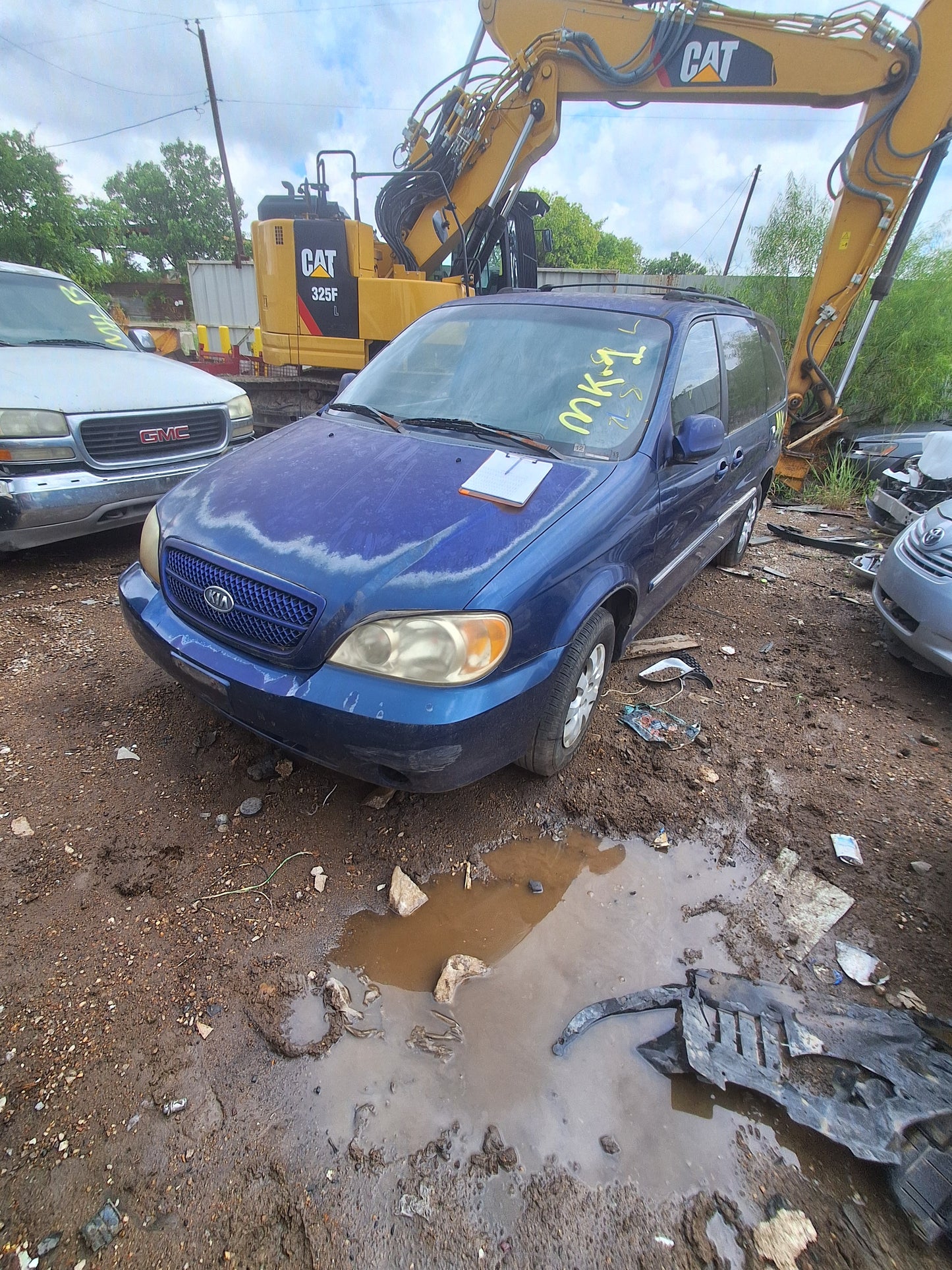 2005 KIA SEDONA - STOCK #M19391