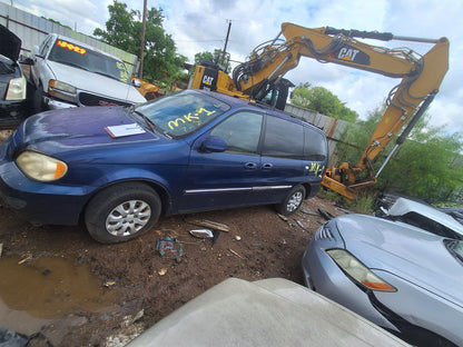 2005 KIA SEDONA - STOCK #M19391