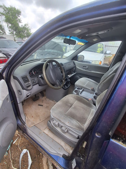 2005 KIA SEDONA - STOCK #M19391