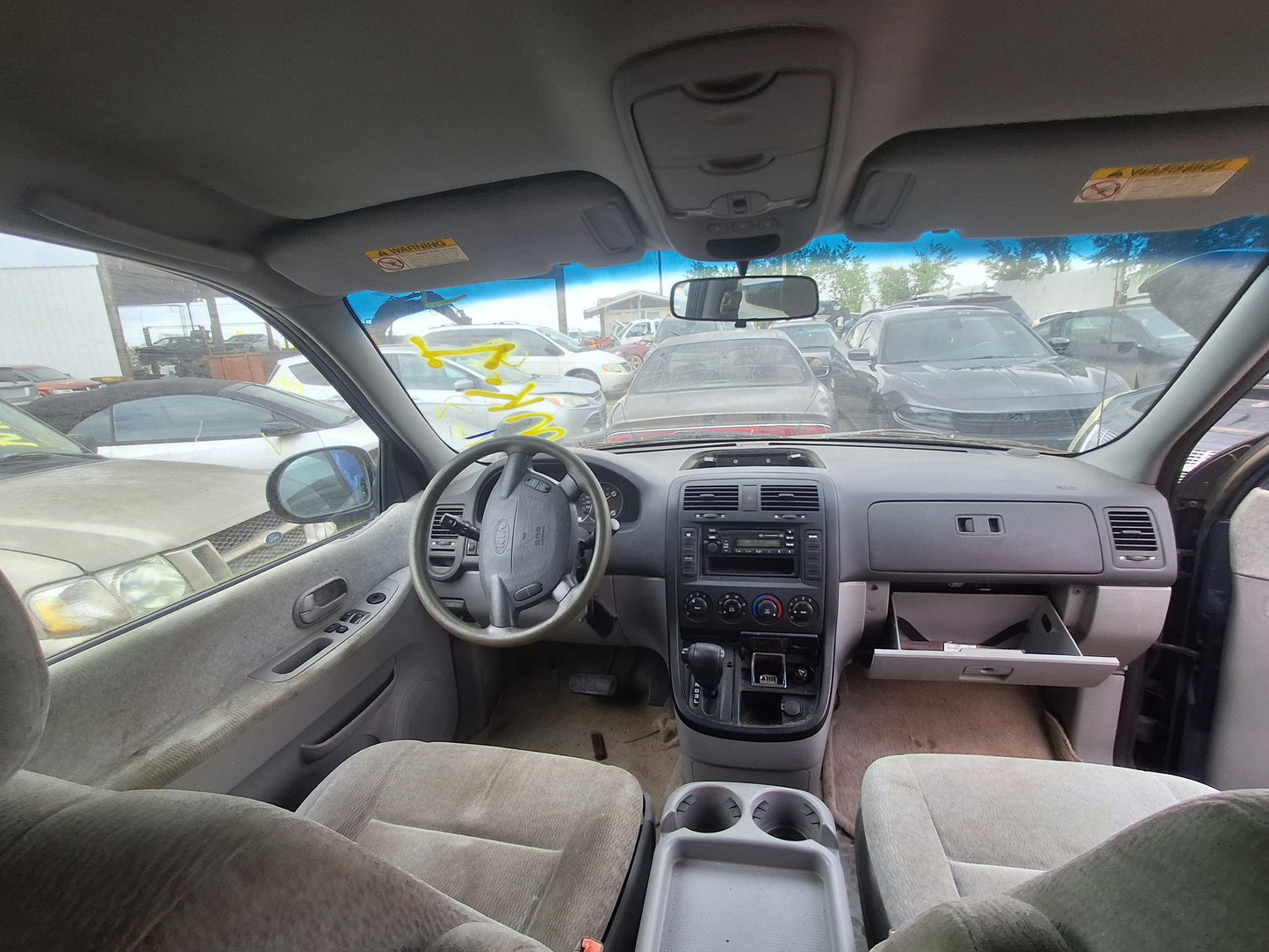 2005 KIA SEDONA - STOCK #M19391