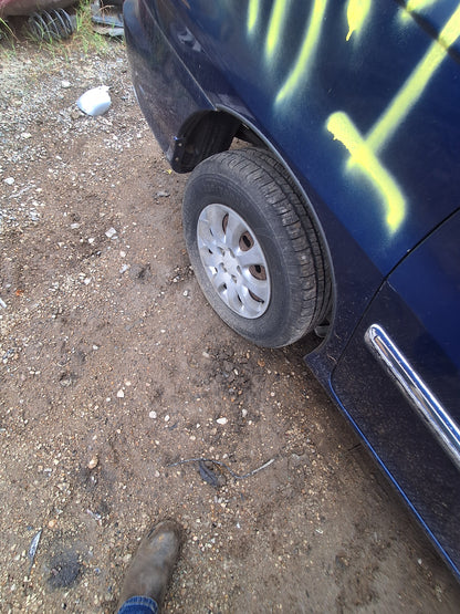 2005 KIA SEDONA - STOCK #M19391