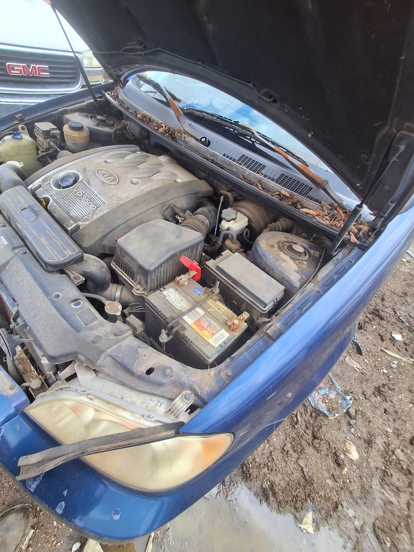 2005 KIA SEDONA - STOCK #M19391