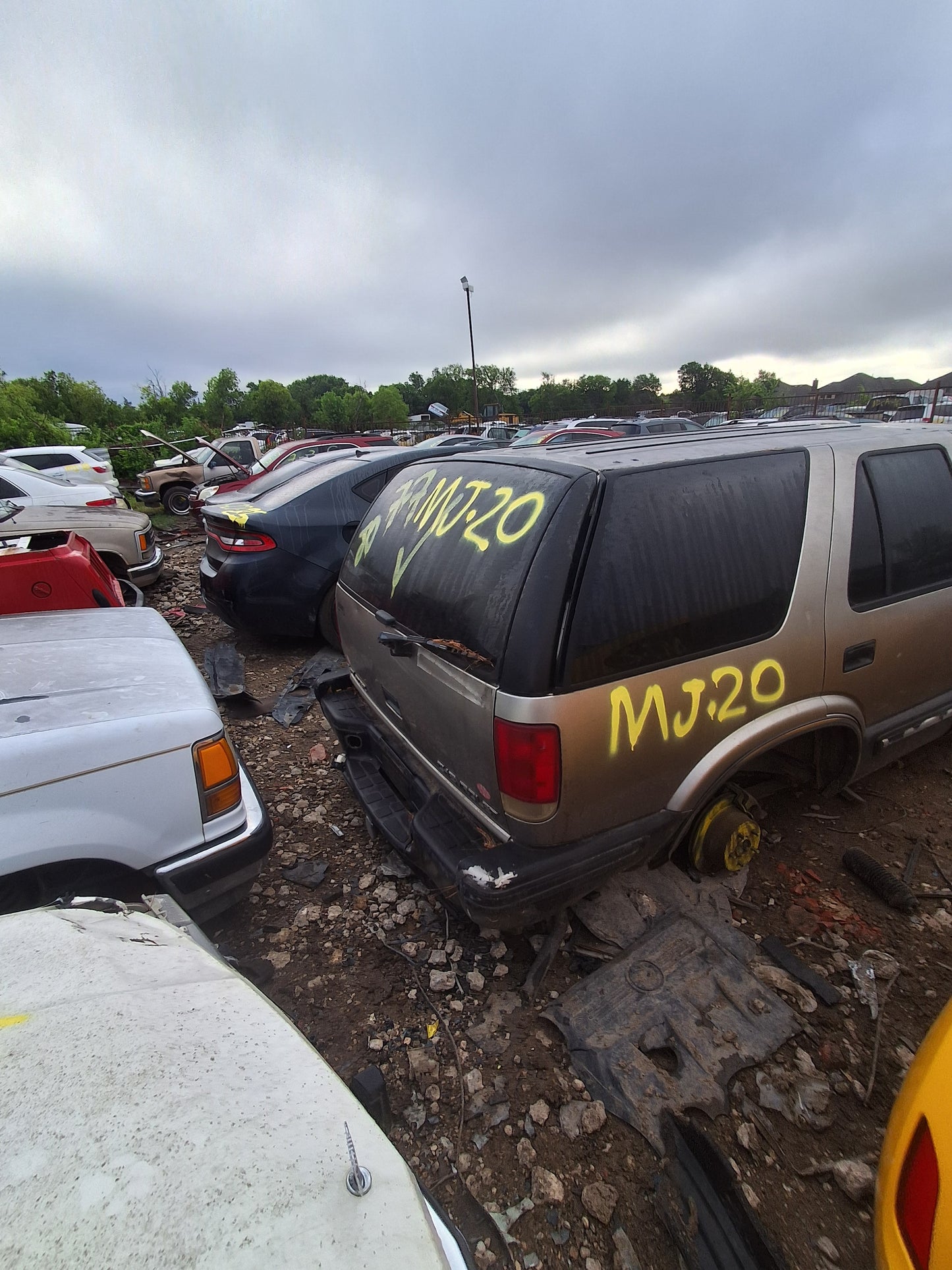 1994-2005 CHEVY TRAILBLAZER - PARTING OUT-MJ- 20- Stock #:M19390