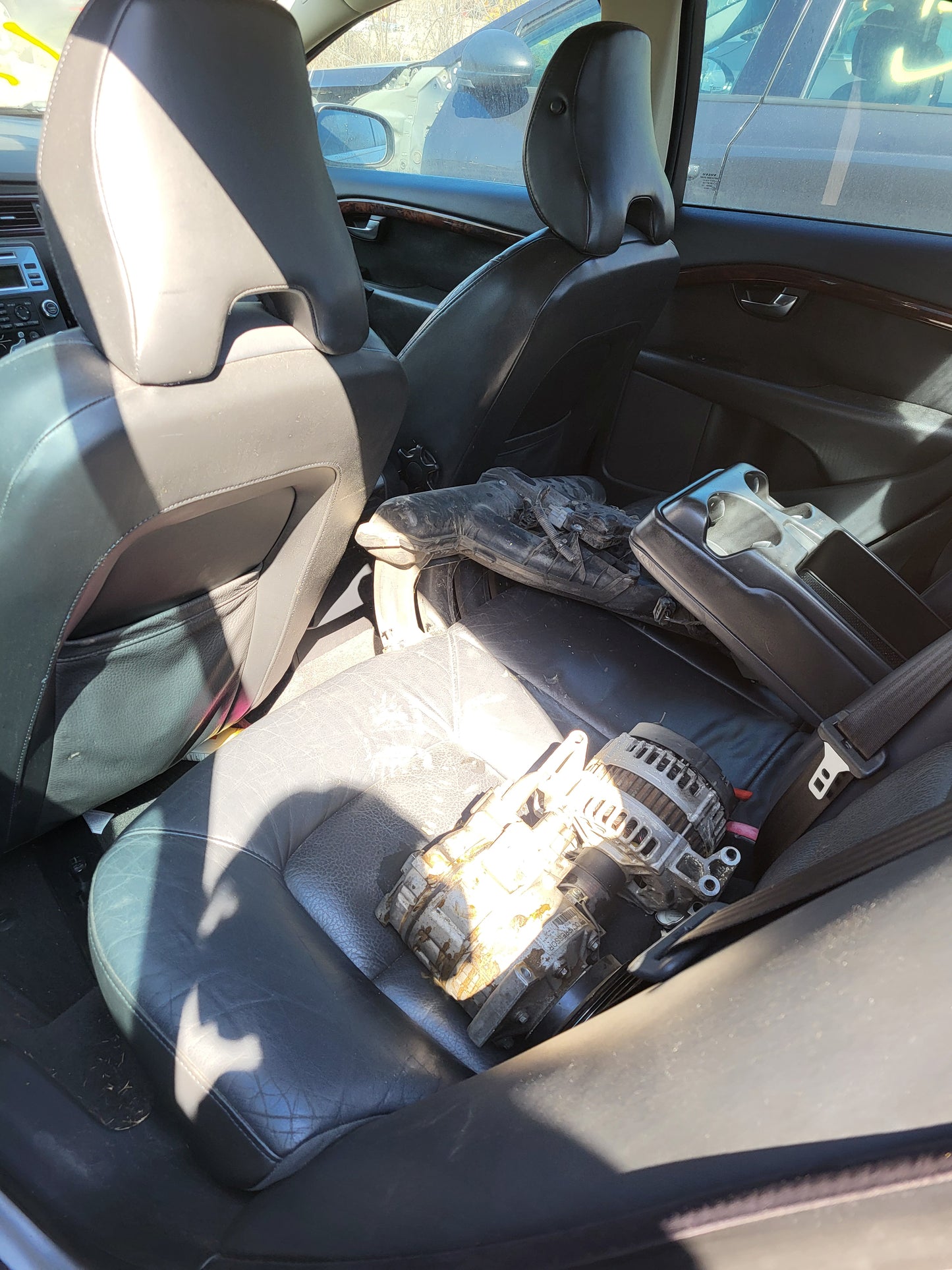 2/2 2007 - 2016 Volvo S80 | All Parts G - Z | SKU #: 16887 CA-17