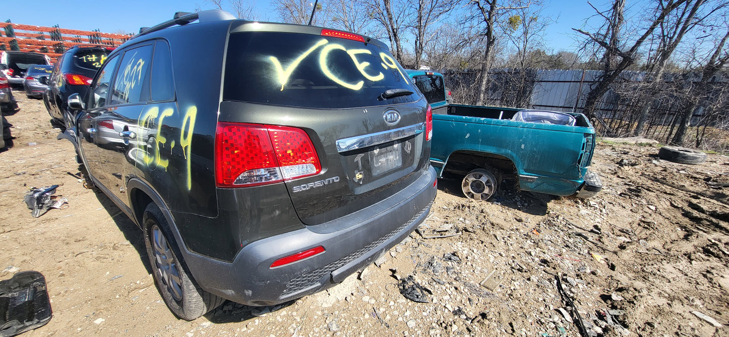 1/2 2011 - 2015 Kia Sorento | All Parts A - F | SKU #: 16959 CE-9