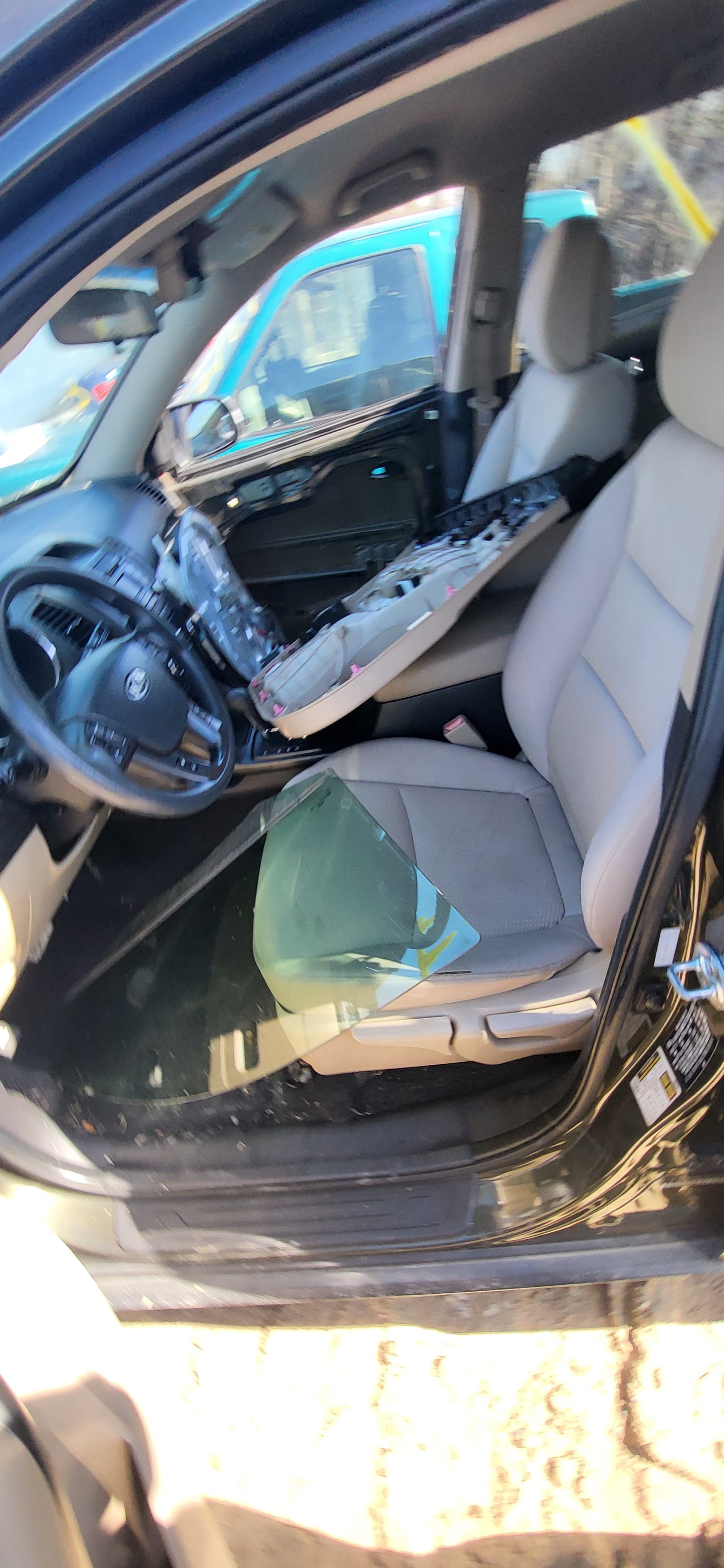1/2 2011 - 2015 Kia Sorento | All Parts A - F | SKU #: 16959 CE-9