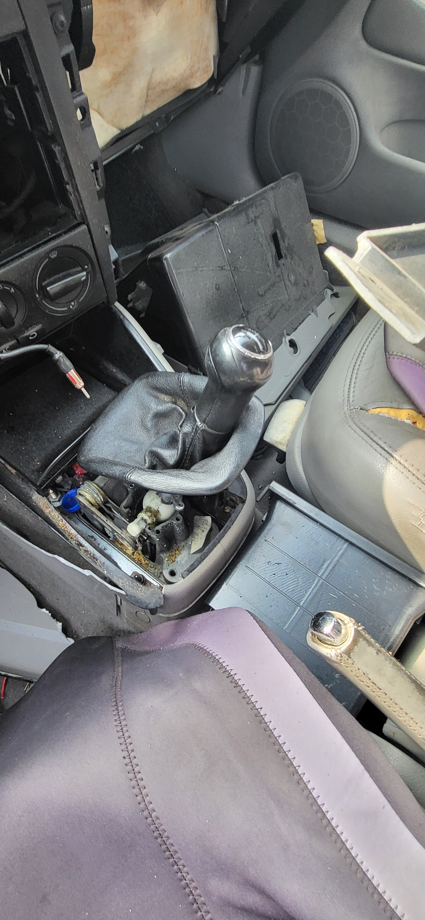 1/2 1999 - 2004 Volkswagen Jetta | All Parts A - F | SKU #: 17019 CH-9