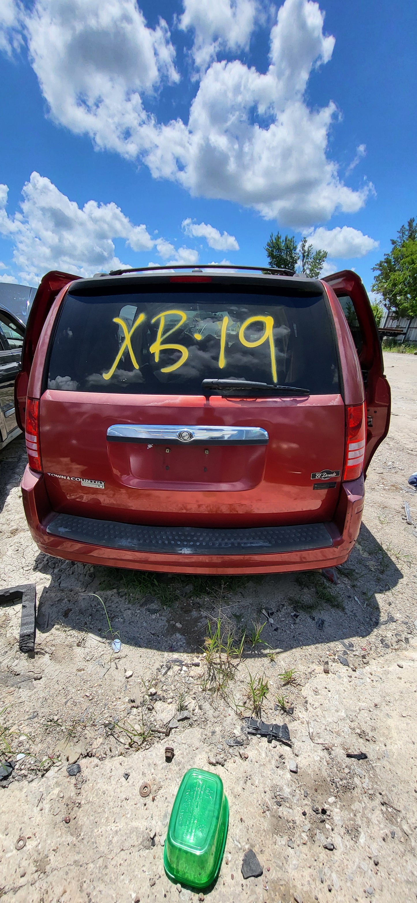 1/2 2001-2008 Chrysler Town and Country | All Parts A - F | SKU #: M17309 XB-19