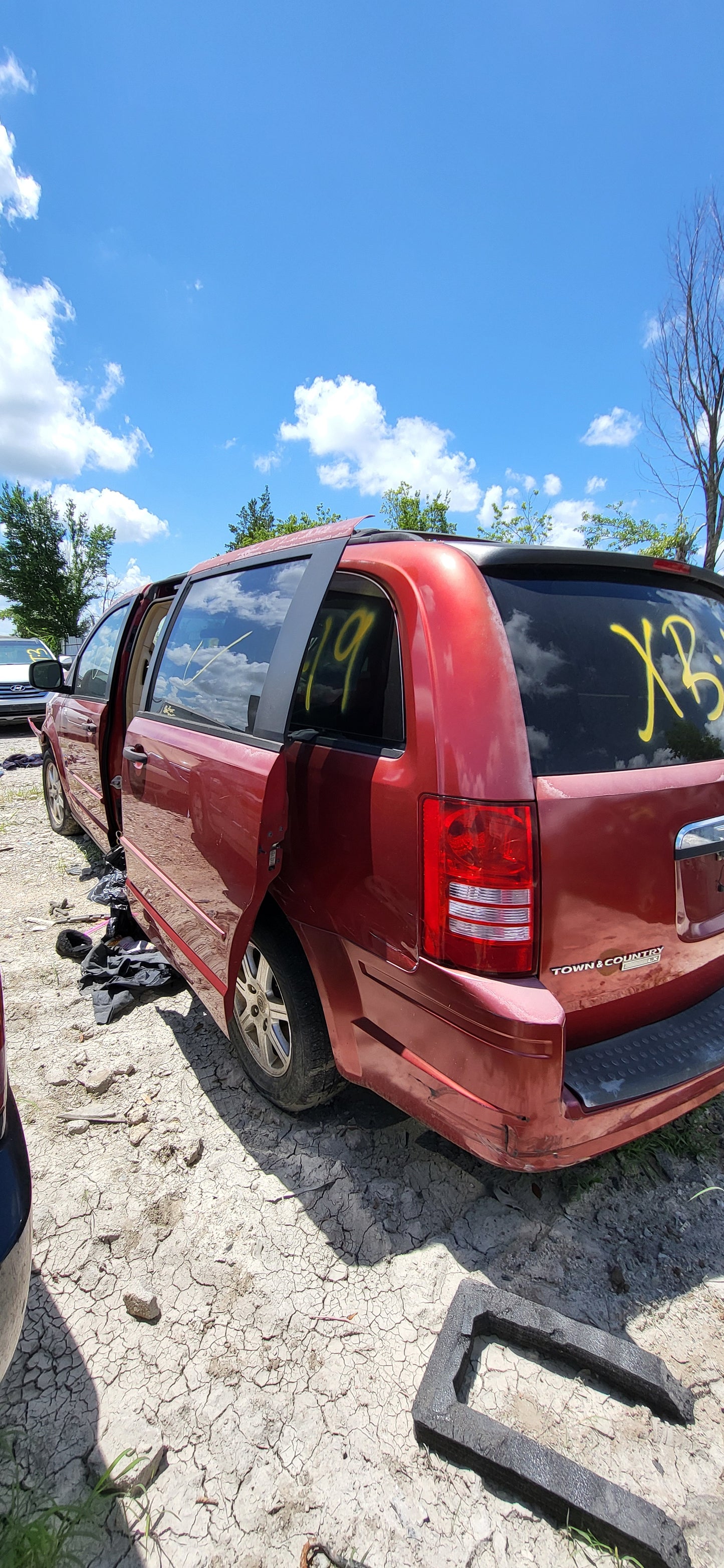 1/2 2001-2008 Chrysler Town and Country | All Parts A - F | SKU #: M17309 XB-19