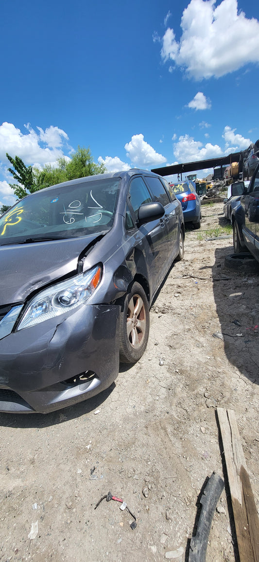 2/2 2011 - 2014 Toyota Sienna Model | All Parts G - Z | SKU #: M17312 XC-2