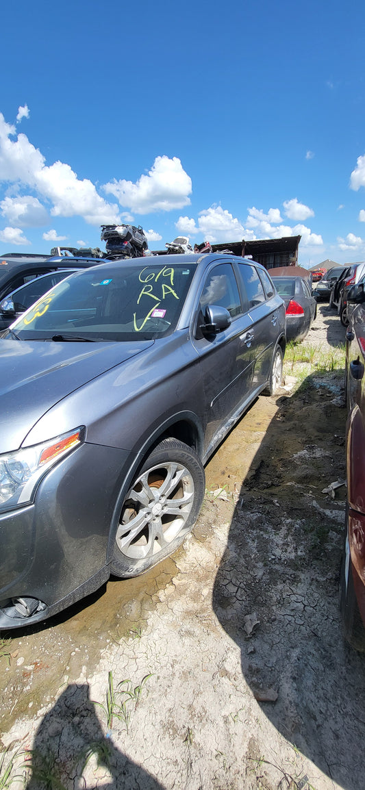 2/2 2014 - 2015 Mitsubishi Outlander | All Parts G - Z | SKU #: M17313 - XC-3