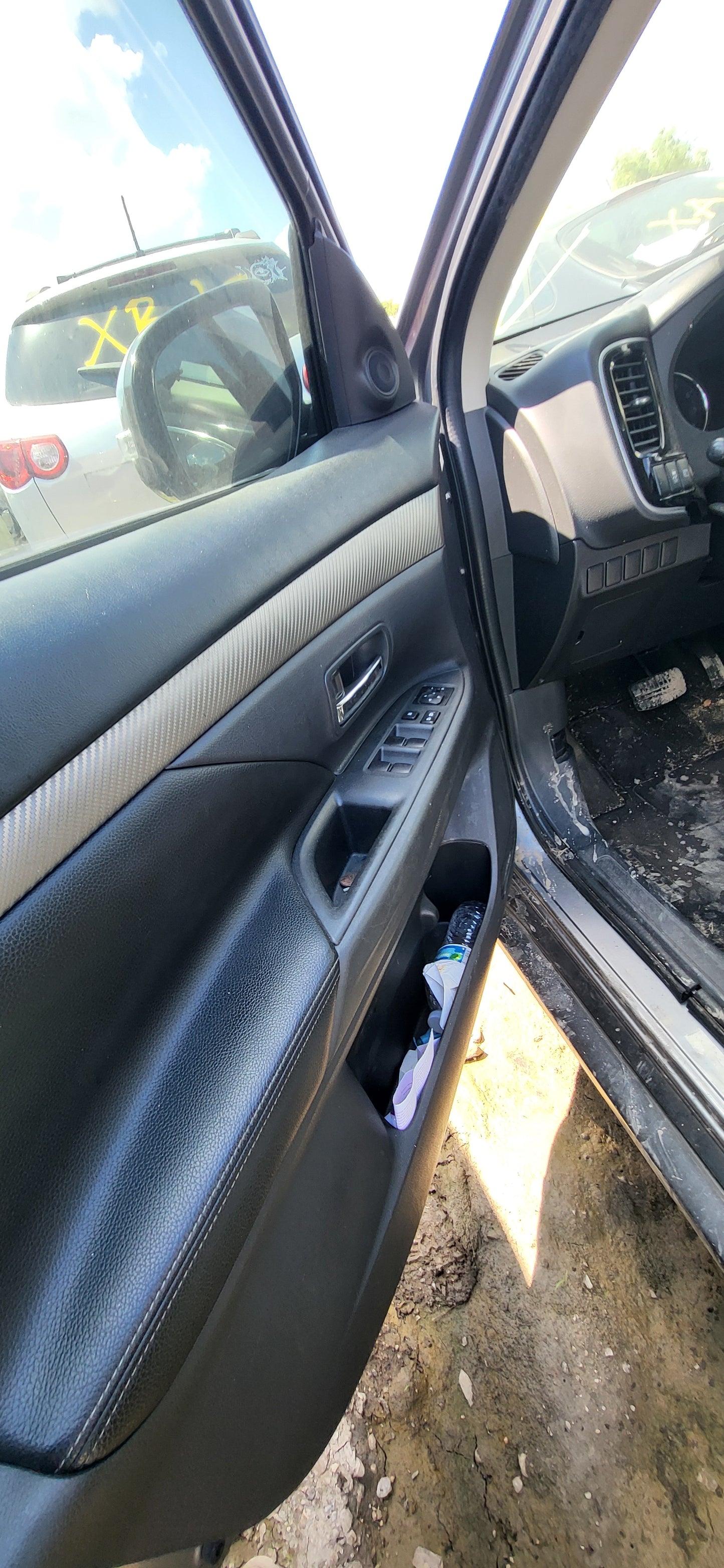 2/2 2014 - 2015 Mitsubishi Outlander | All Parts G - Z | SKU #: M17313 - XC-3