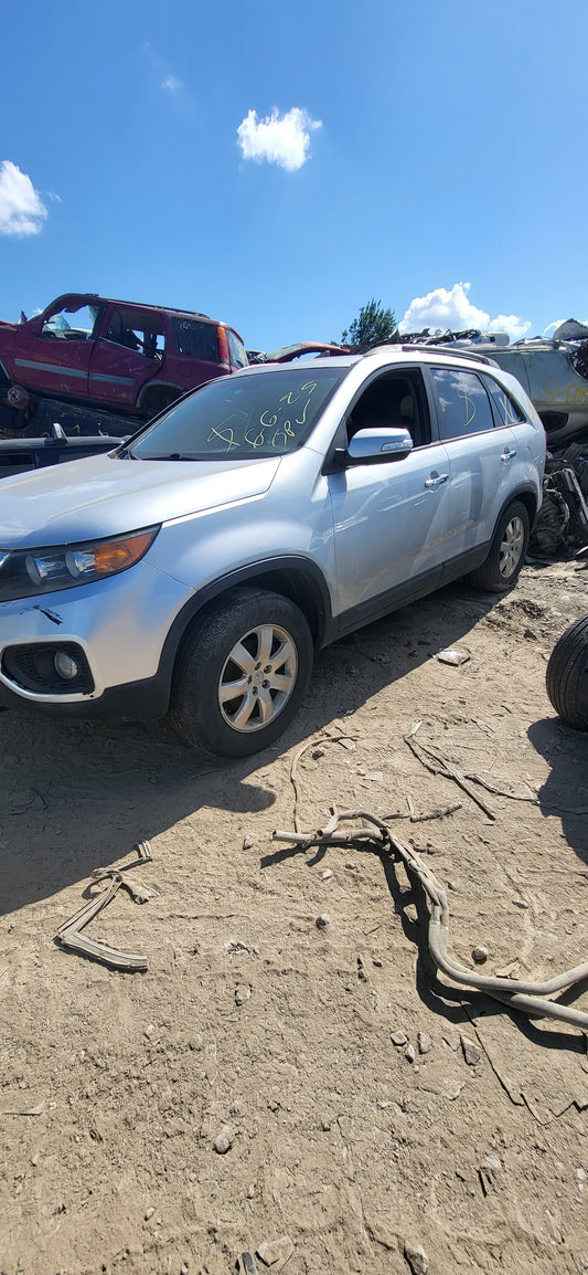 2/2 2011 - 2015 Kia Sorento | All Parts G - Z | SKU #: M17316 XC-6