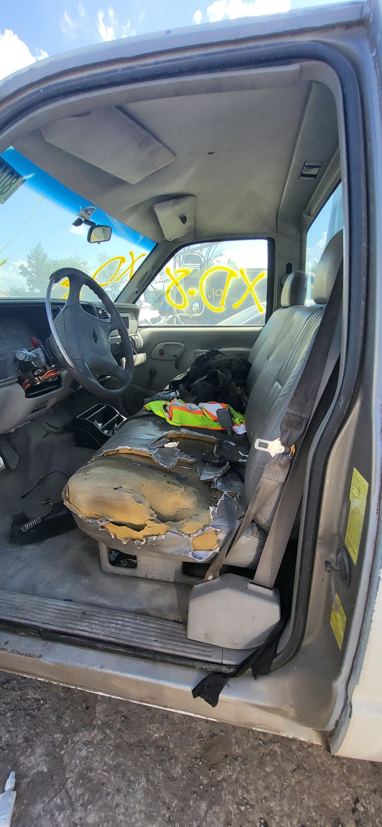 2/2 1999 - 2006 Chevrolet Silverado 3500 | All Parts G - Z | SKU #:M17338 - XD-8