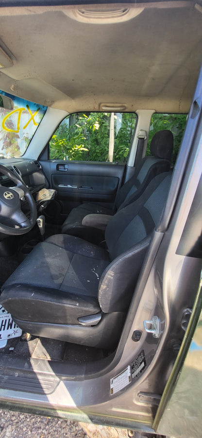 2/2 2004 - 2006 Scion XB | All Parts G - Z | SKU #: M17339 - XD-9