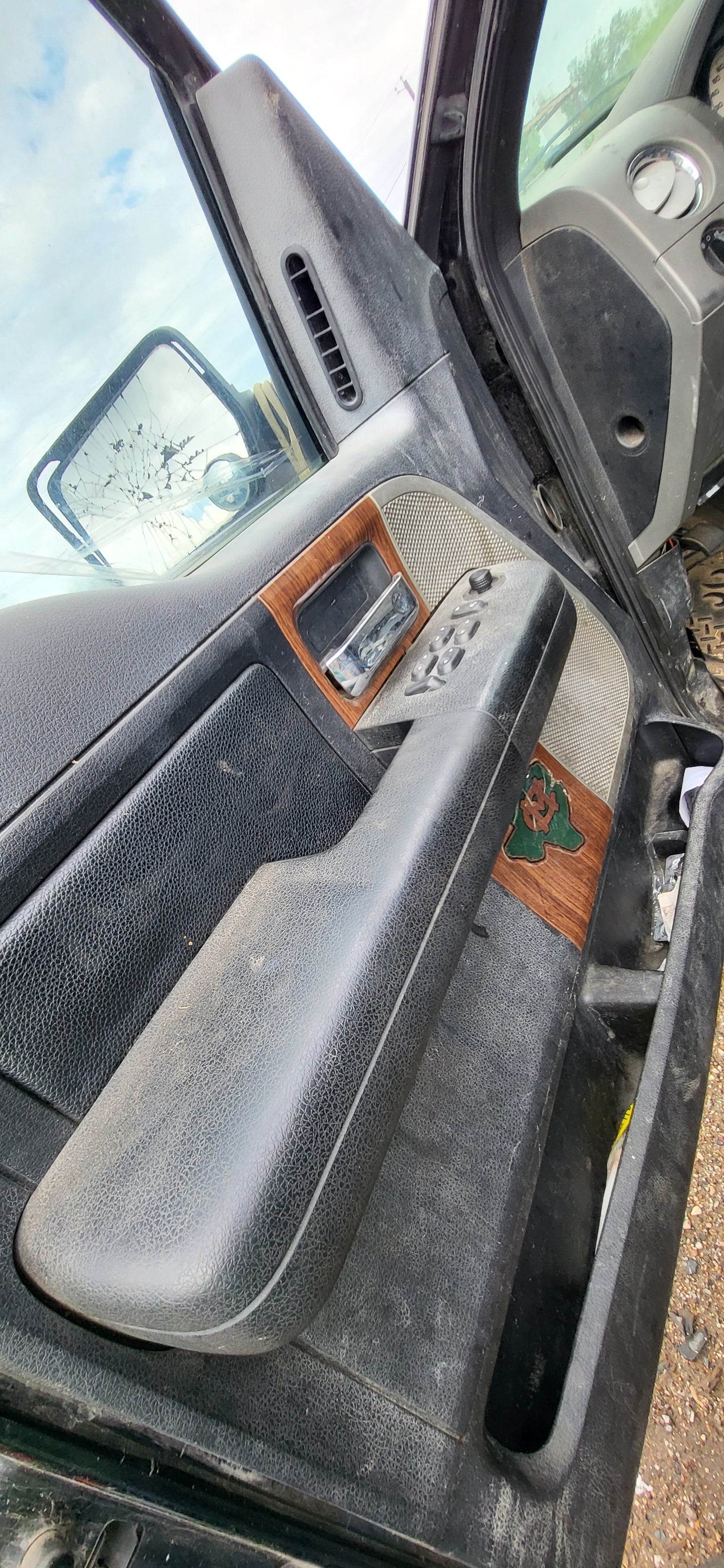 1/2 2004 Ford F150| All Parts XG-13 | SKU #: M17403