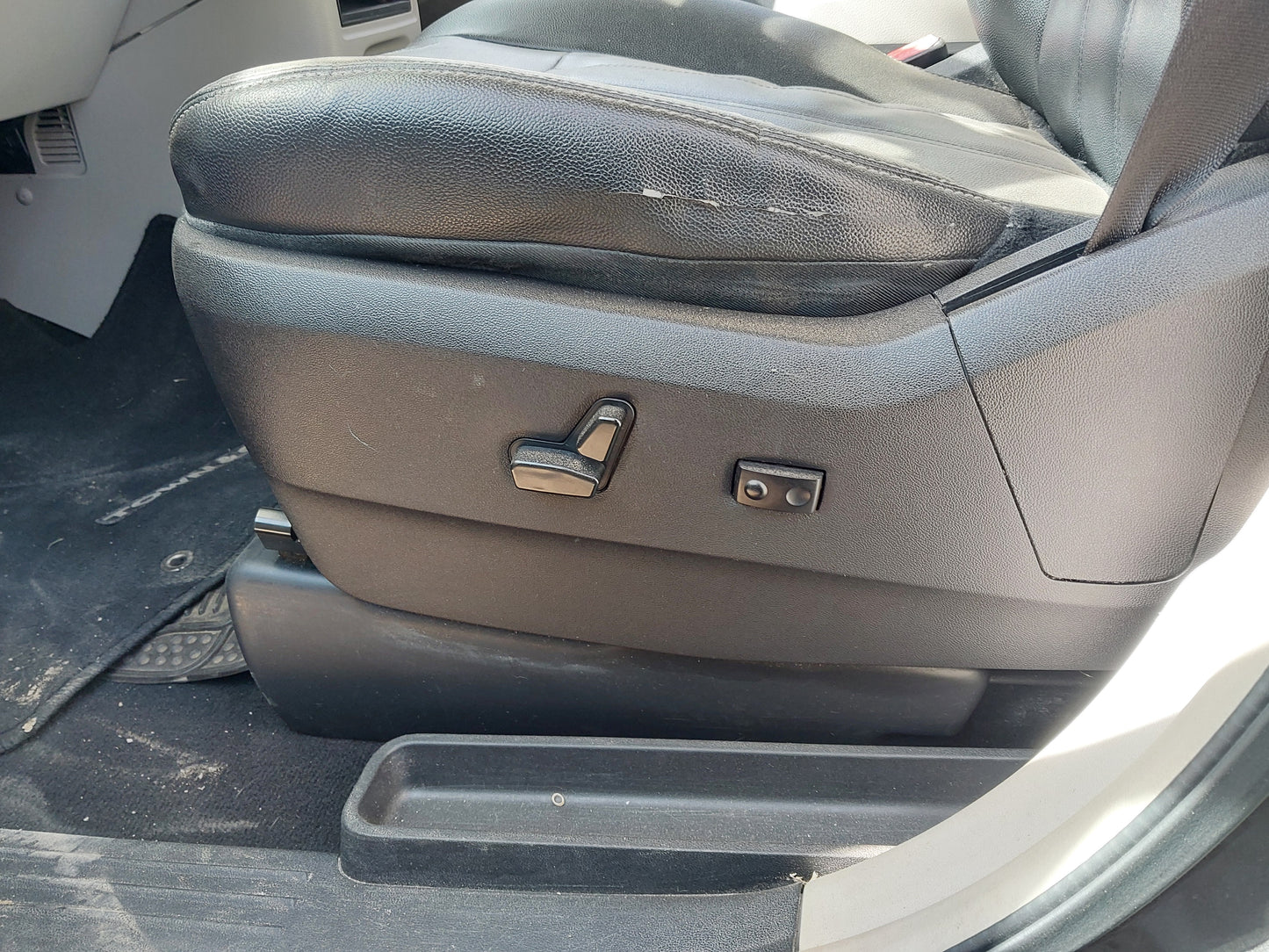 2011-2016 CHRYSLER TOWN & COUNTRY - Stock #: M18700