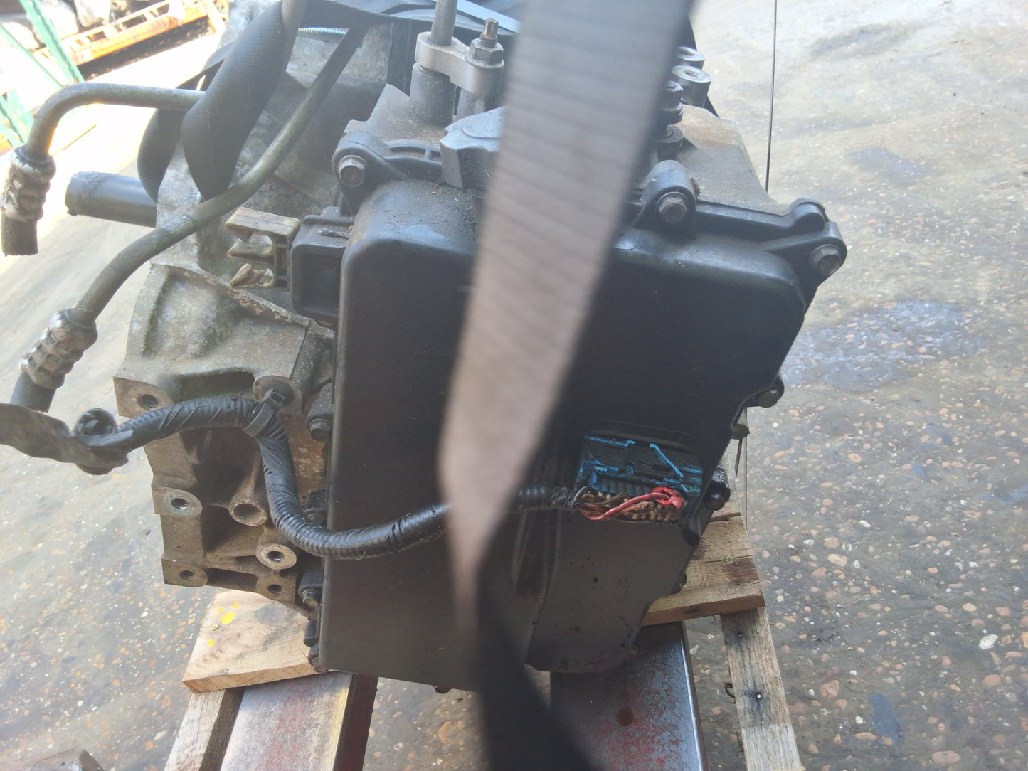 2011 CADILLAC SRX- AUTOMATIC TRANSMISSION -#M18843
