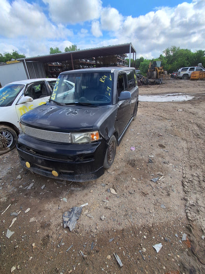 2004-2006  SCION XB- PARTING OUT-MJ-17 - Stock #:M19387