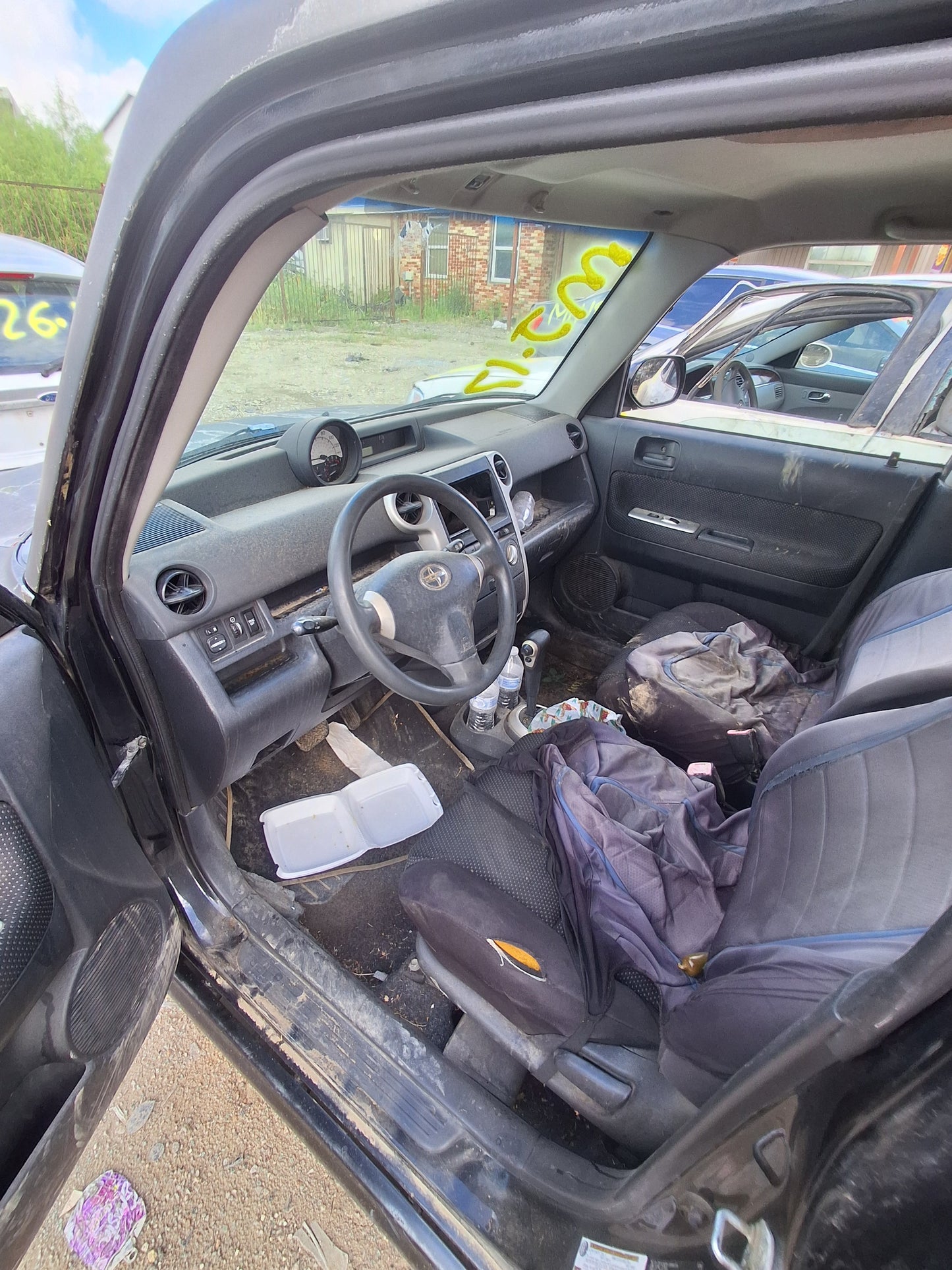 2004-2006  SCION XB- PARTING OUT-MJ-17 - Stock #:M19387