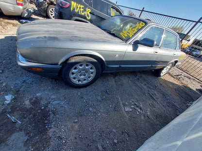 2003-2007 Jaguar XJ8 - Stock #: M18210