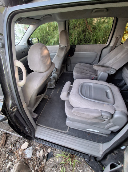 2008 Hyundai Entourage - Stock #: M19428 - ML-18