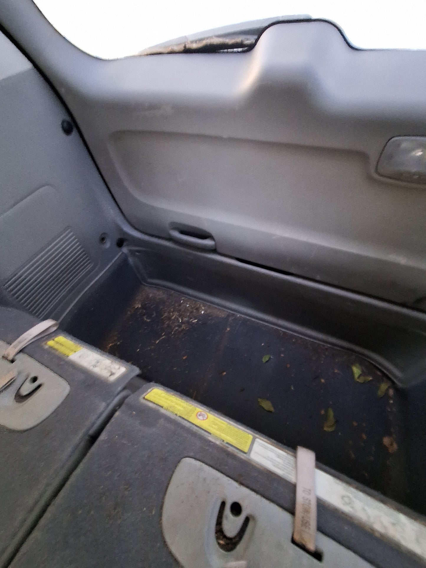 2008 Hyundai Entourage - Stock #: M19428 - ML-18
