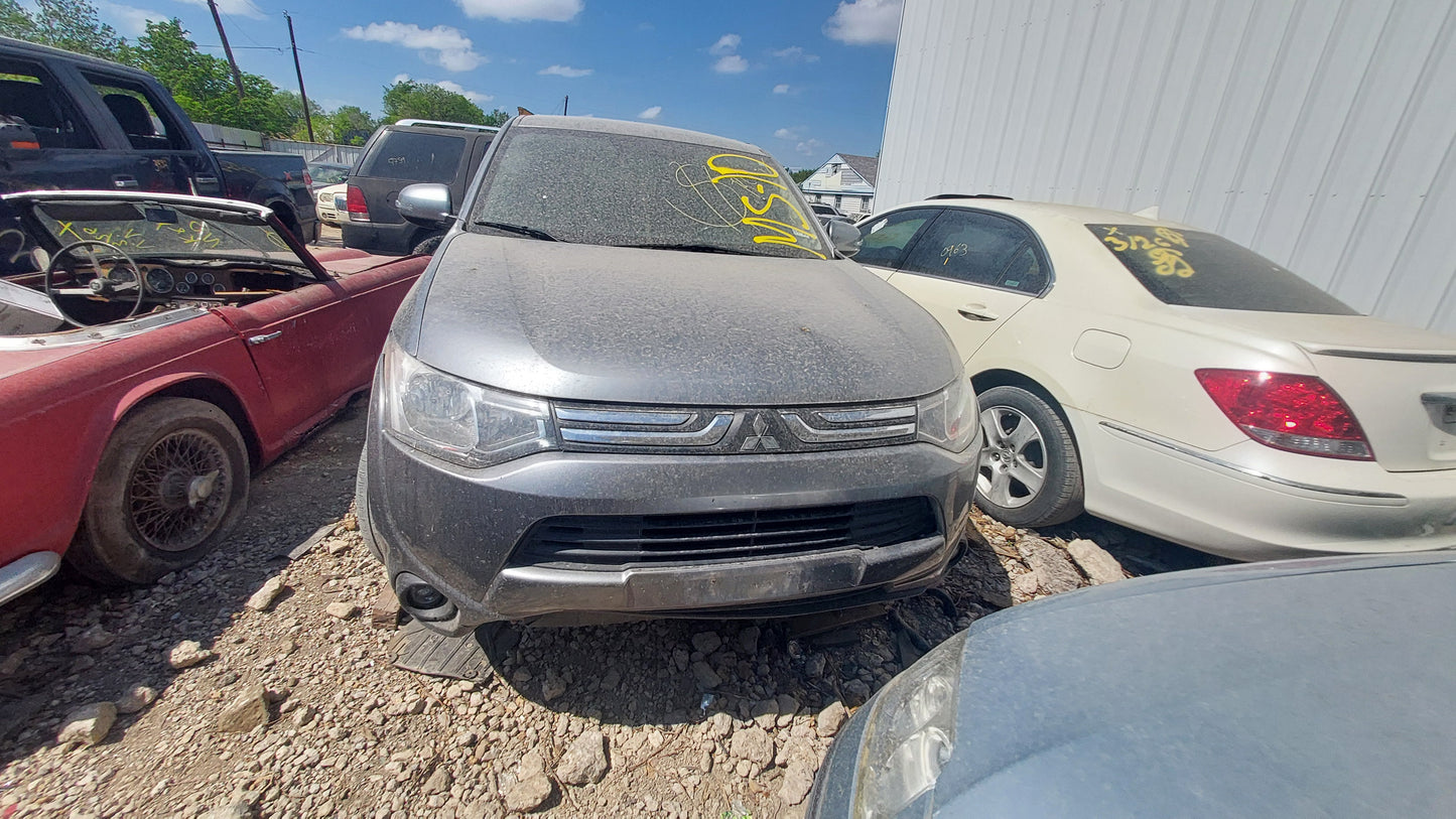 2014 Mitsubishi Outlander - Stock #: M18760 - MS-10