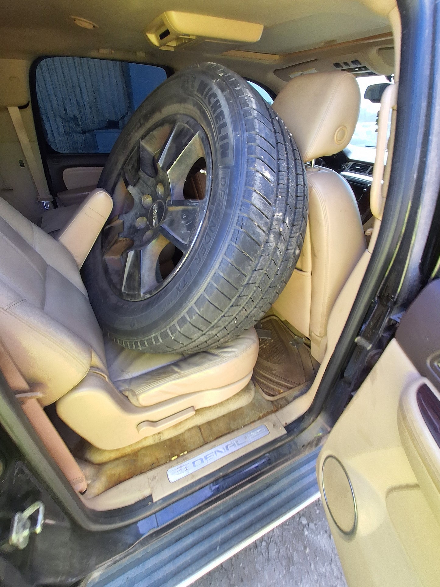 2007-2014 GMC Yukon XL - Stock #: M19413