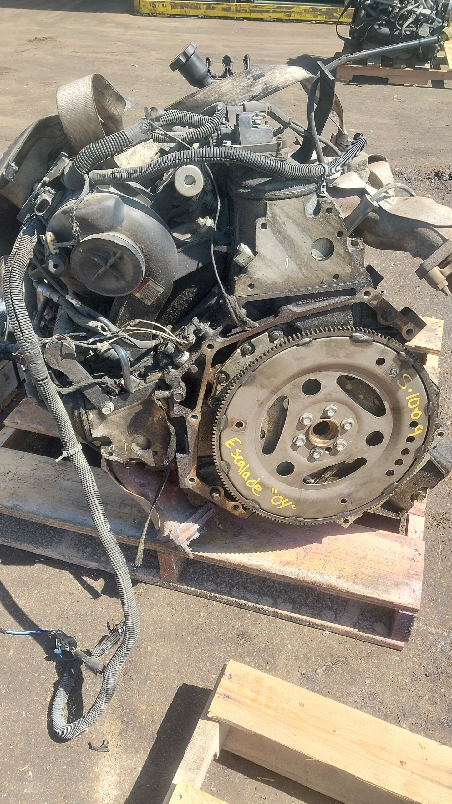 2003-2004 CADILLAC ESCALADE  -  5.3 L ENGINE - #MS1009