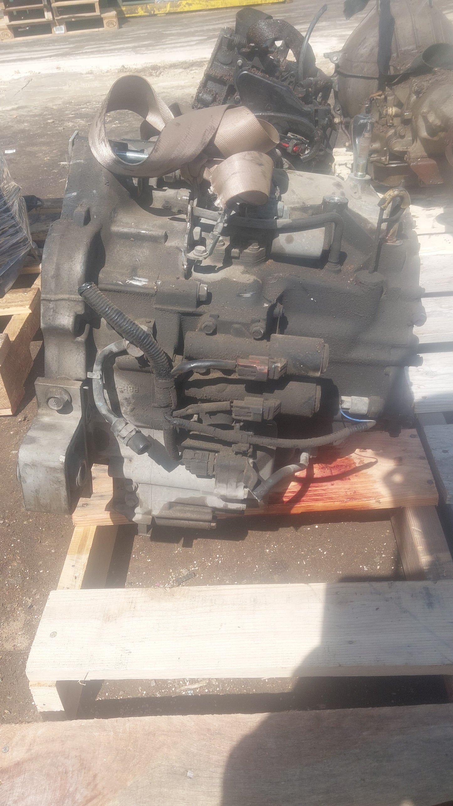 2002-2005 Honda CR-V - Transmission -#M18751