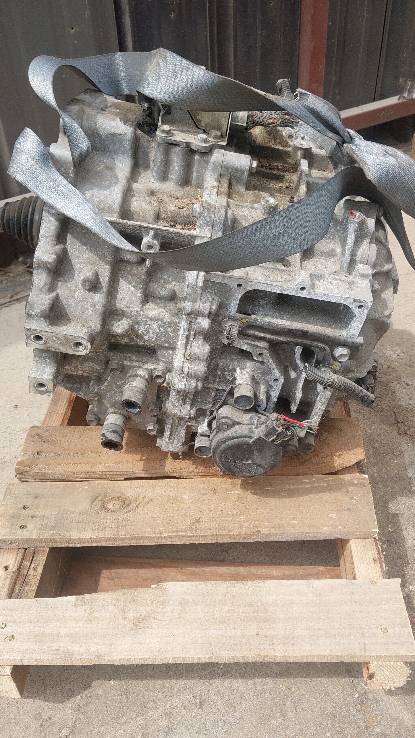 2010-2015 TOYOTA PRIUS  -  AUTOMATIC TRANSMISSION - #M18741