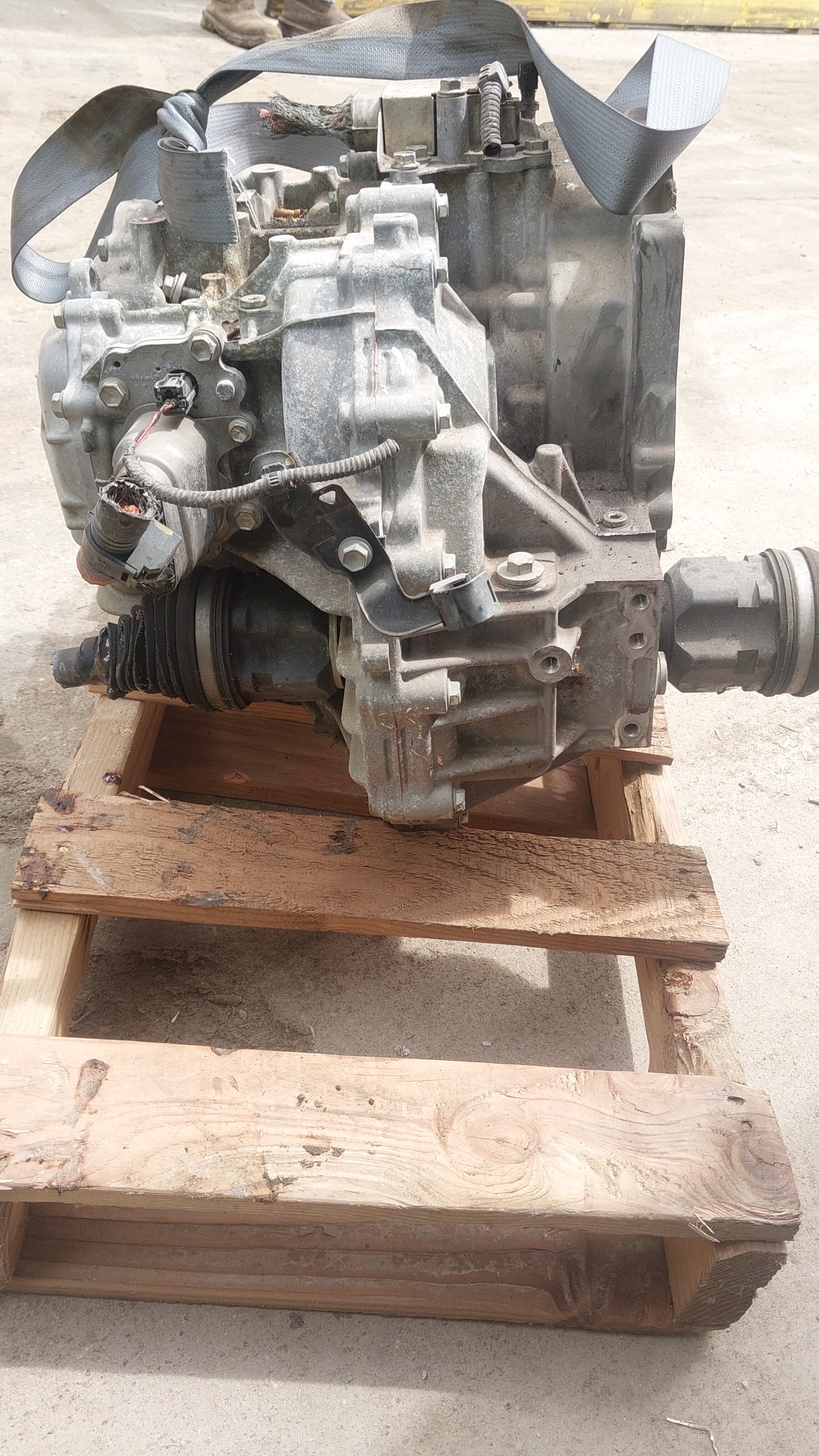 2010-2015 TOYOTA PRIUS  -  AUTOMATIC TRANSMISSION - #M18741