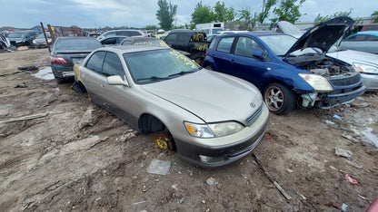 2000 LEXUS ES300 - STOCK #M18868