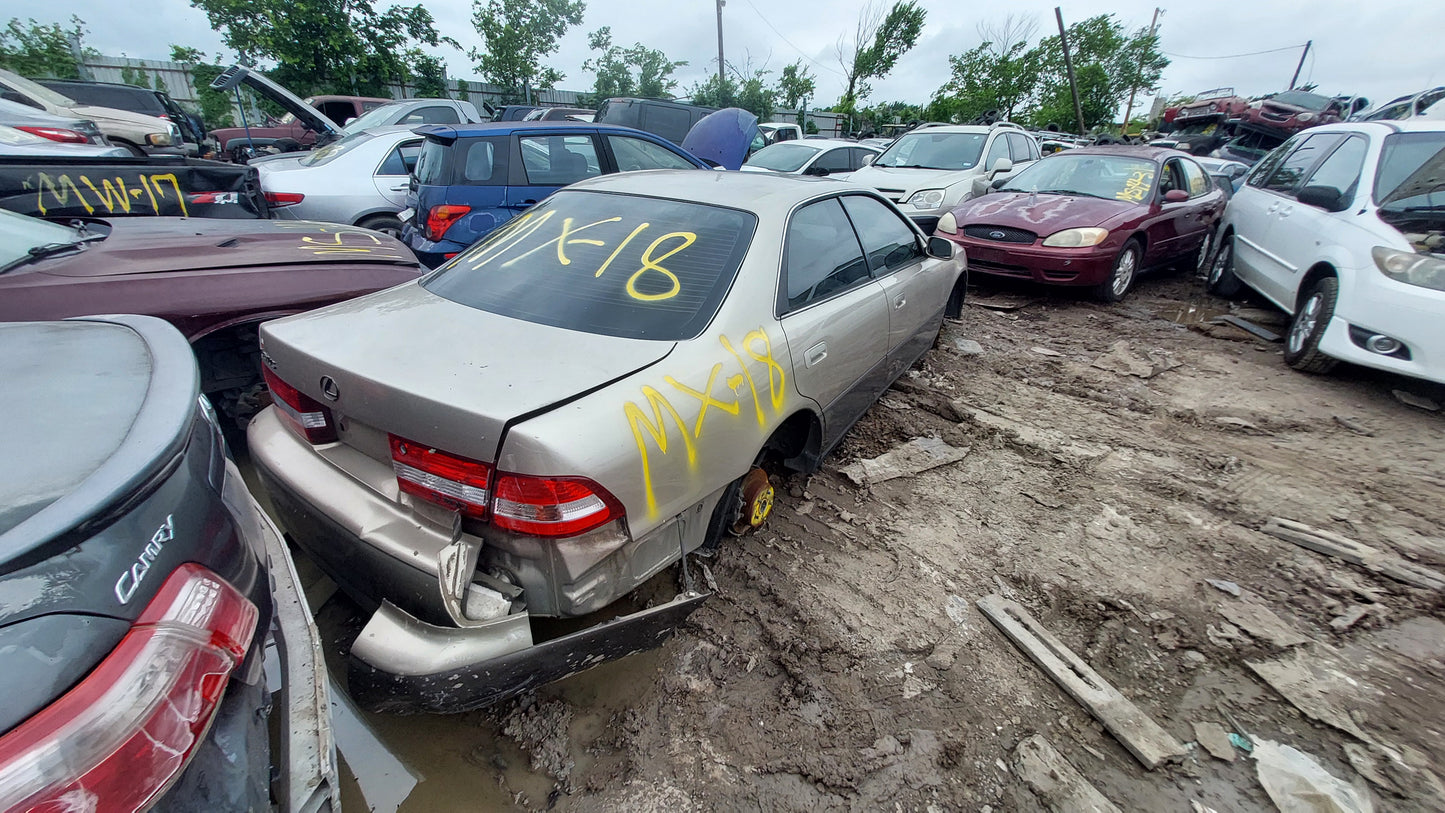 2000 LEXUS ES300 - STOCK #M18868