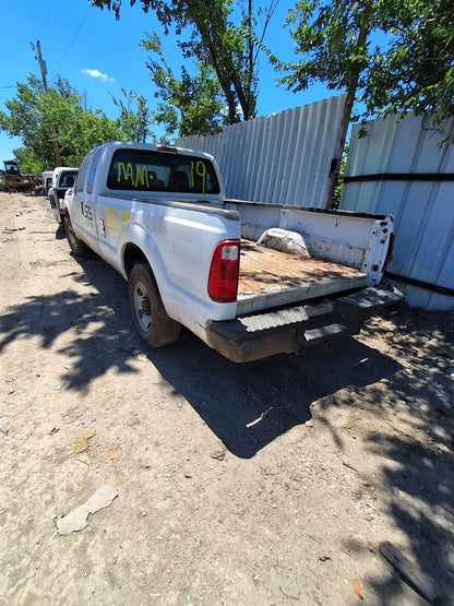 2011-2016 FORD F-250 - PARTING OUT-MM-19 - Stock #:M19449