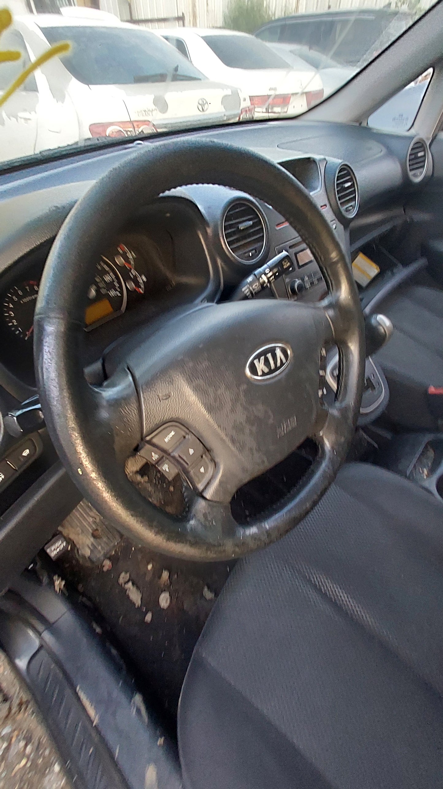 2007-2010 Kia Rondo - Stock #: M18948