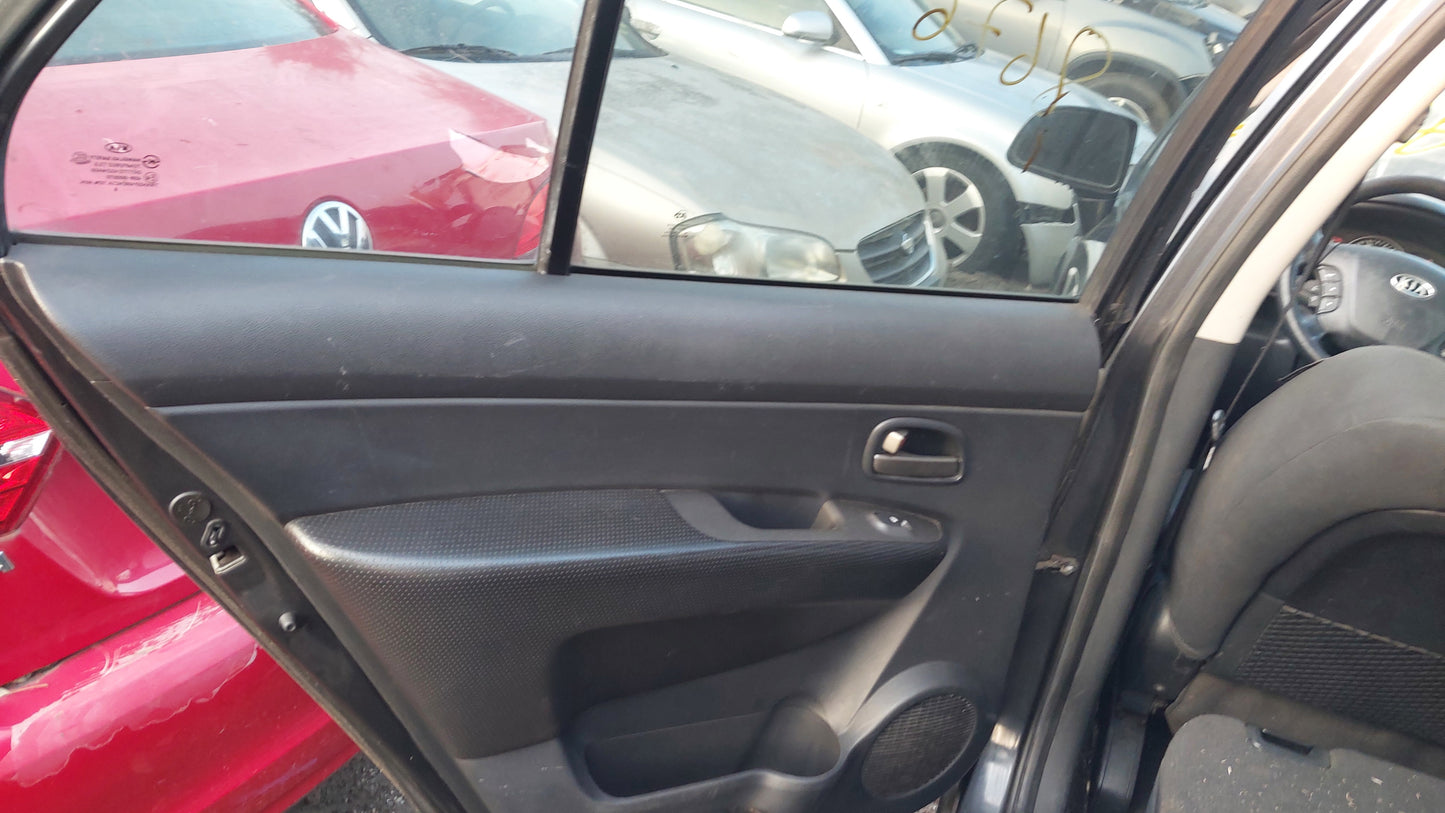 2007-2010 Kia Rondo - Stock #: M18948