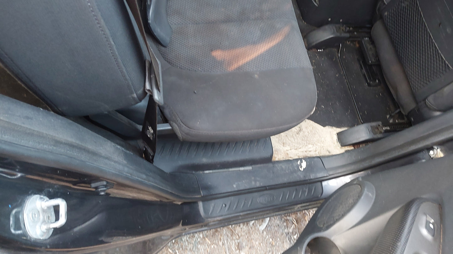 2007-2010 Kia Rondo - Stock #: M18948