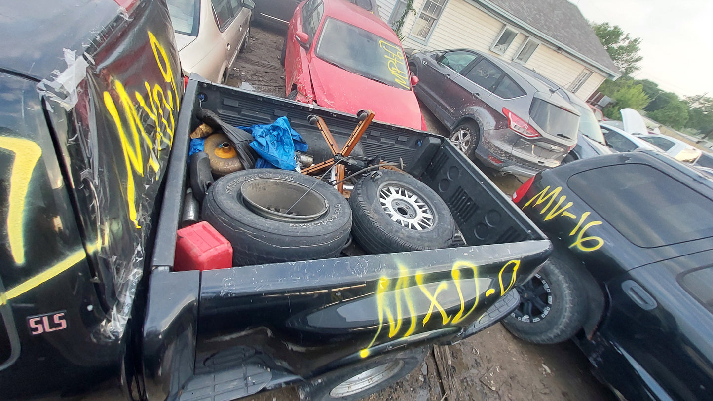 1997-2005 GMC SONOMA - PARTING OUT - MXD-9 Stock #: M18939